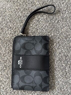 Coach Black Signature Zip Card Wristlet